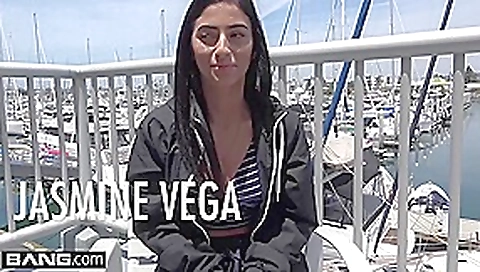 teen 18+ Cheating Girlfriend Jasmine Vega has sex in public