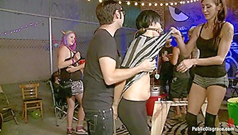 Brand New Model Gets the full Public Disgrace Experience ASS ALERT