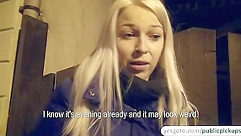 Karol exposes her tits and ass in public and have sex with a stranger
